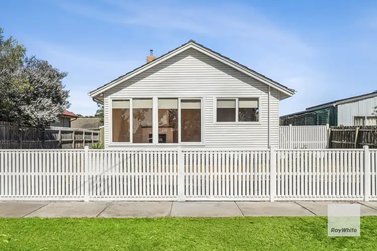 18 Julian Street
