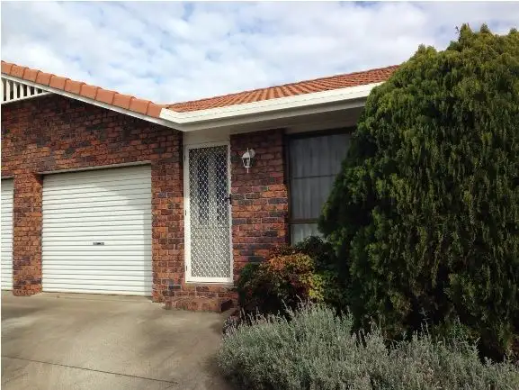 Unit 1/6 Horrocks Crescent, Kearneys Spring QLD 4350