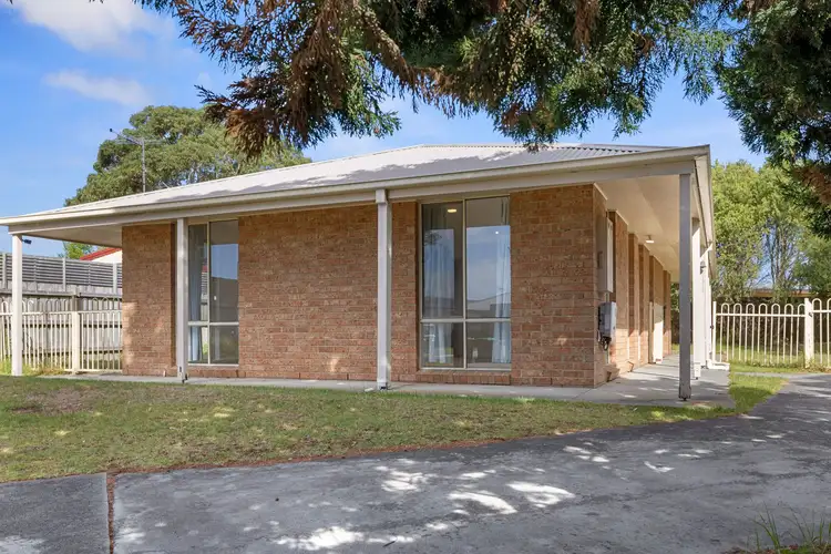 10 Youll Grove, Inverloch VIC 3996