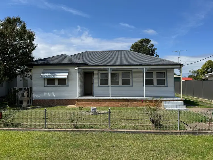 8 Scott Street, Scone NSW 2337
