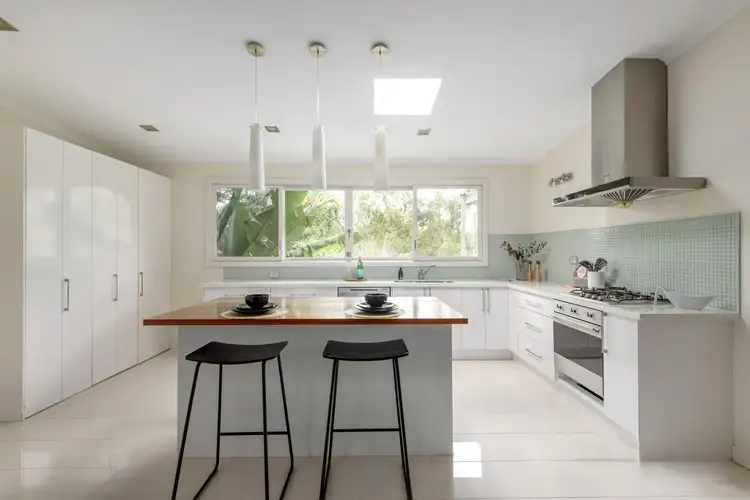 77 Orchard Crescent, Mont Albert North VIC 3129