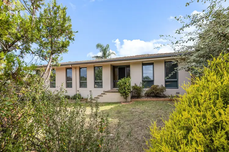82 Chuculba Crescent
