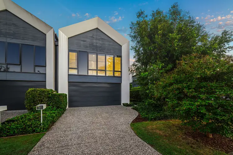 1/7 Magnoli Circuit, Palm Beach QLD 4221