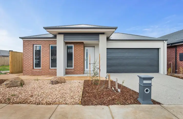32 Rachel Way, Thornhill Park VIC 3335