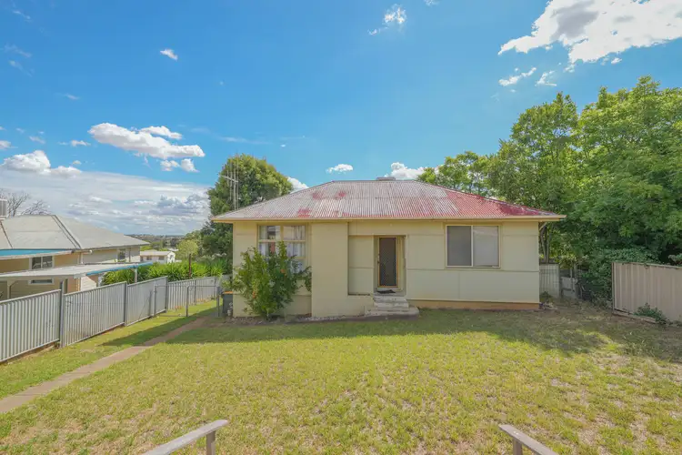 4 Charles Rigg Avenue, Parkes NSW 2870