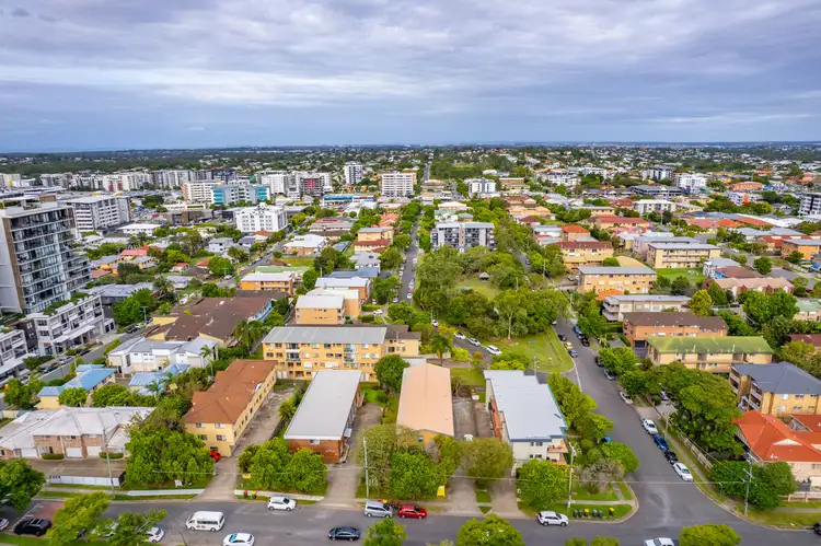 81 Farnell Street, Chermside QLD 4032