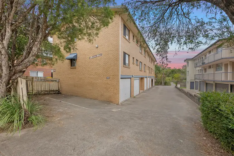 81 Farnell Street, Chermside QLD 4032