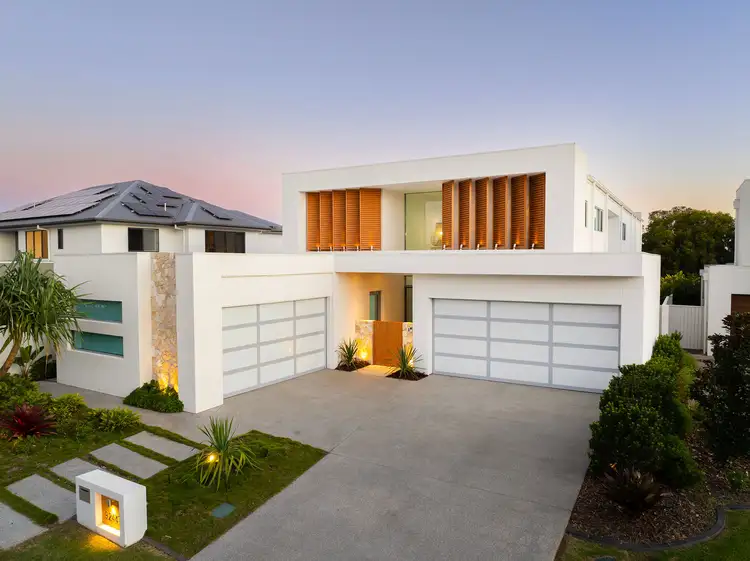 9244 Peter Senior Drive, Hope Island QLD 4212