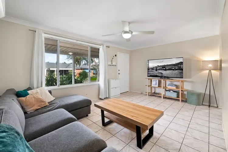 Third view of Homely villa listing, 3/6 Woodvale Close, Plumpton NSW 2761