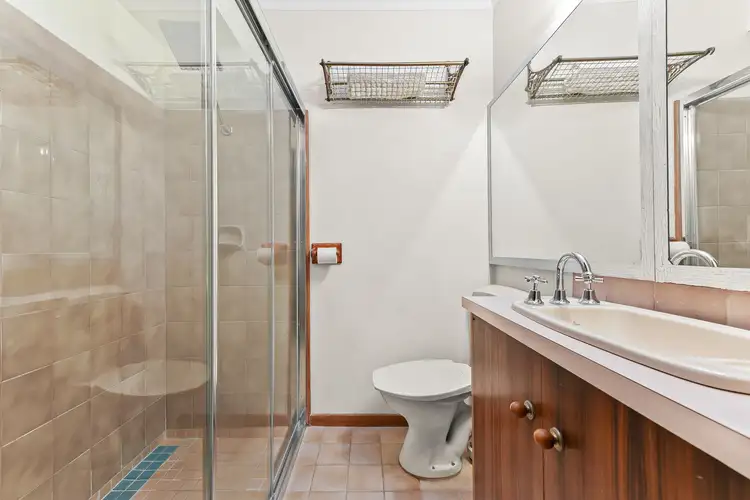 Sixth view of Homely house listing, 5 Fisher Close, Berwick VIC 3806