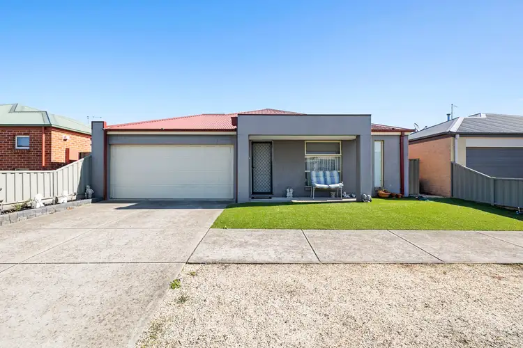 52 McNulty Drive, Wendouree VIC 3355