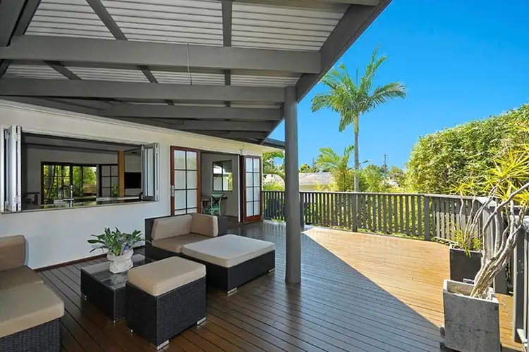 4 Talinga Crescent, Southport QLD 4215