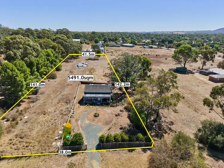 30 Pohlman Street, Heathcote VIC 3523