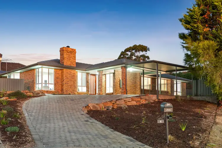 6 Ridgefield Close