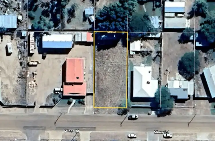 18 Miner Road, Longreach QLD 4730