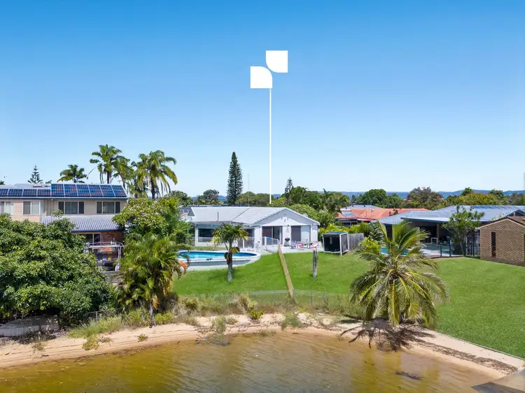 8 Reef Court, Mermaid Waters QLD 4218