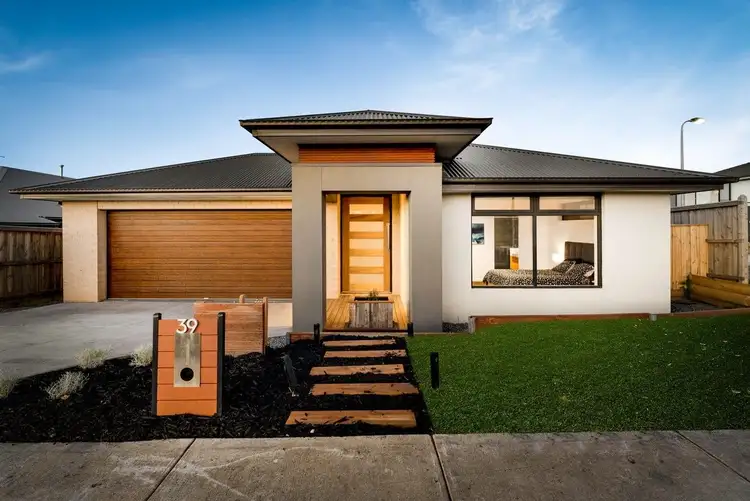 39 Barley Crescent, Clyde North VIC 3978