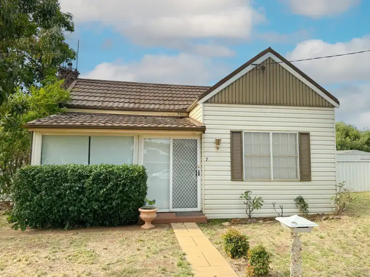 7 Bathurst Street, Condobolin NSW 2877