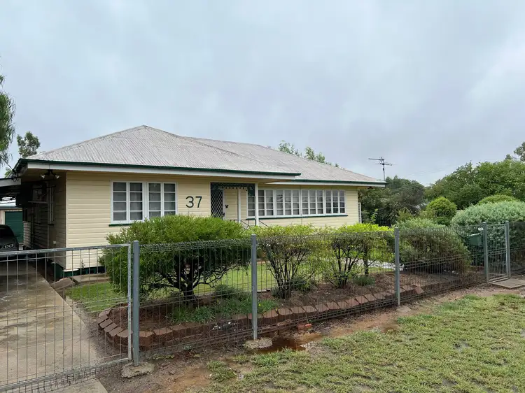 37 Bungil Street, Roma QLD 4455