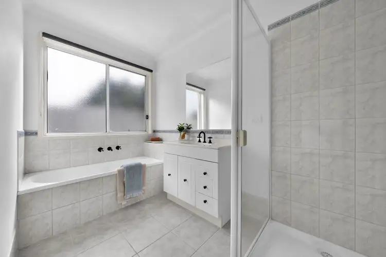 Fifth view of Homely house listing, 2 Oleander Court, Skye VIC 3977