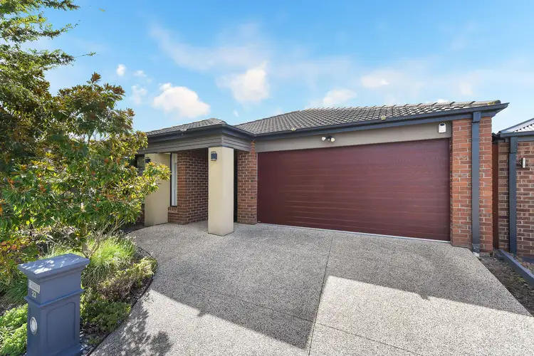 23 Tawleed Grove, Clyde North VIC 3978