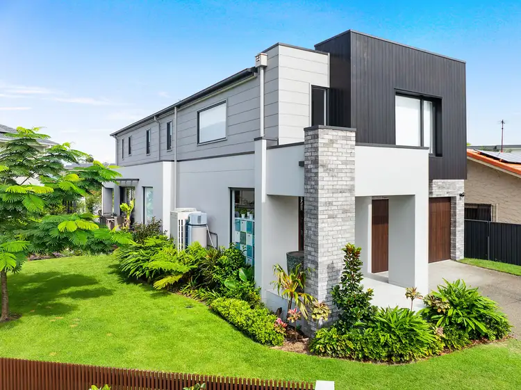 43 Sunshine Boulevard, Broadbeach Waters QLD 4218