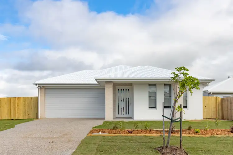 17 North Lakes Circuit, Burrum Heads QLD 4659