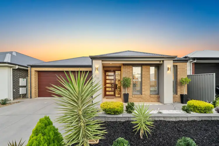 16 Oliphant Road, Seaford Heights SA 5169