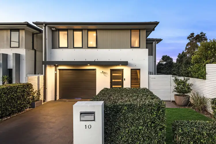 10 Esme Lane Parade