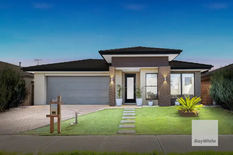 36 Luxor Drive, Fraser Rise VIC 3336