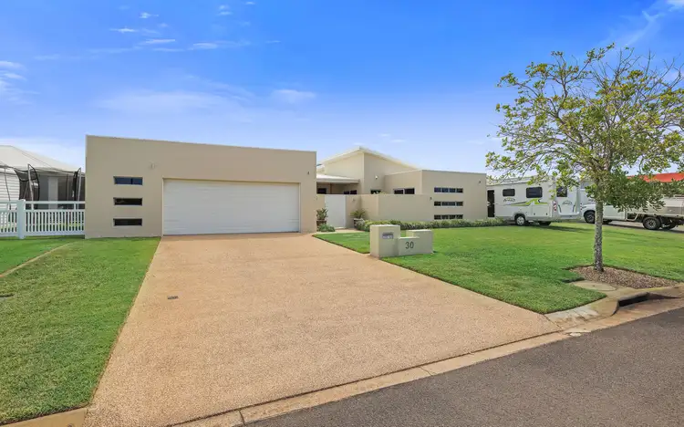 30 Bisdee Street, Coral Cove QLD 4670