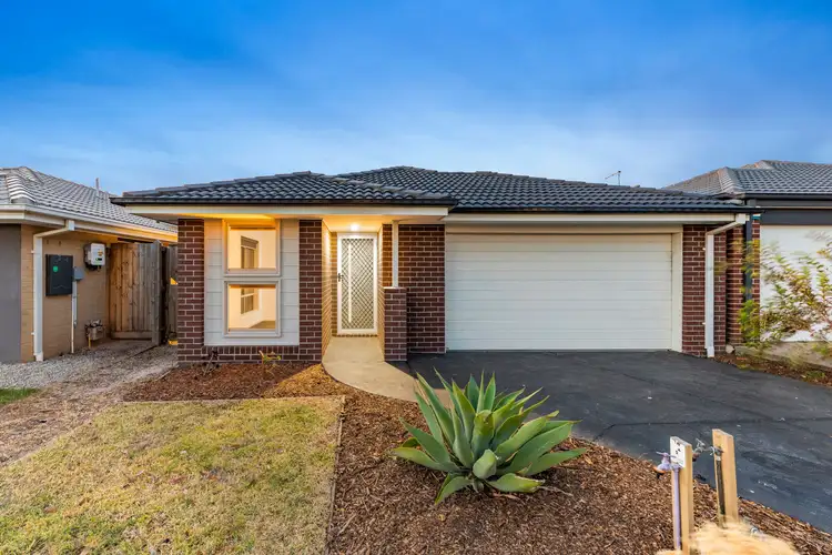 10 Garland Street, Pakenham VIC 3810