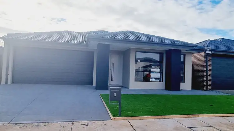 5 Polmont Avenue, Thornhill Park VIC 3335
