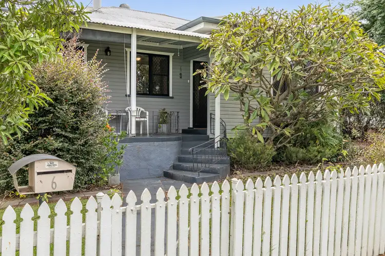6 Farquharson Street