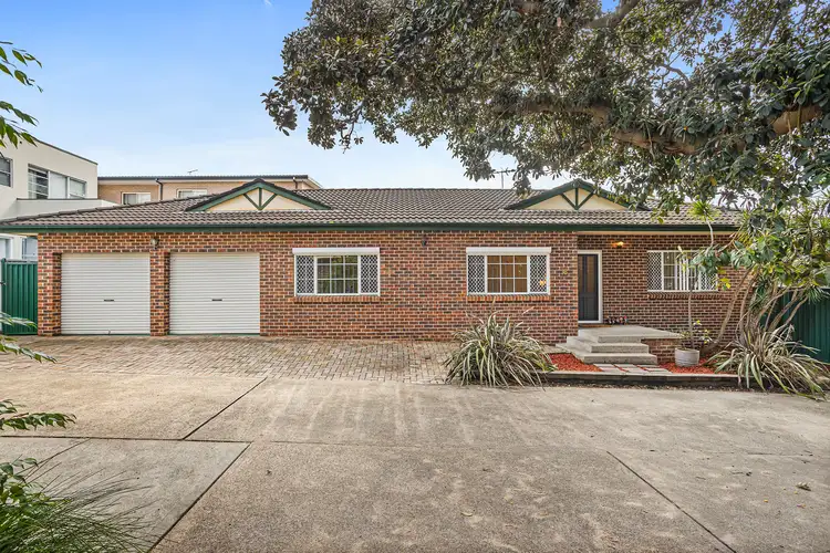 1b Isaac Street