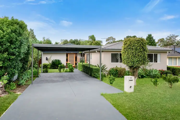 8 Cooradilla Place, Bradbury NSW 2560
