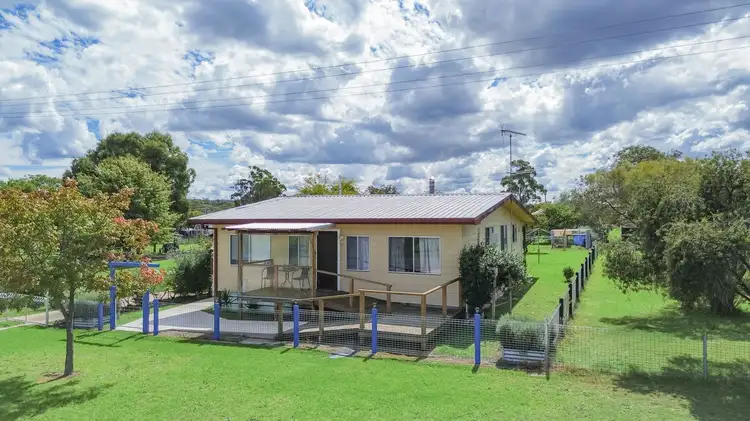 46 Margetts Street, Wallangarra QLD 4383