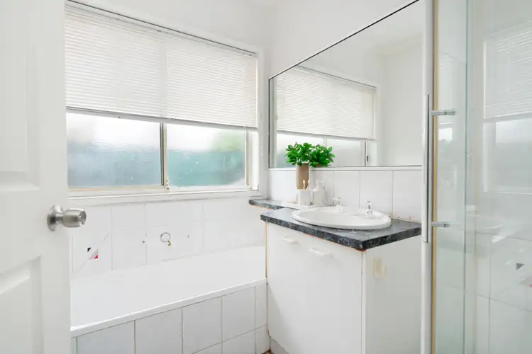 Fifth view of Homely house listing, 6 Dimbanna Court, Springdale Heights NSW 2641