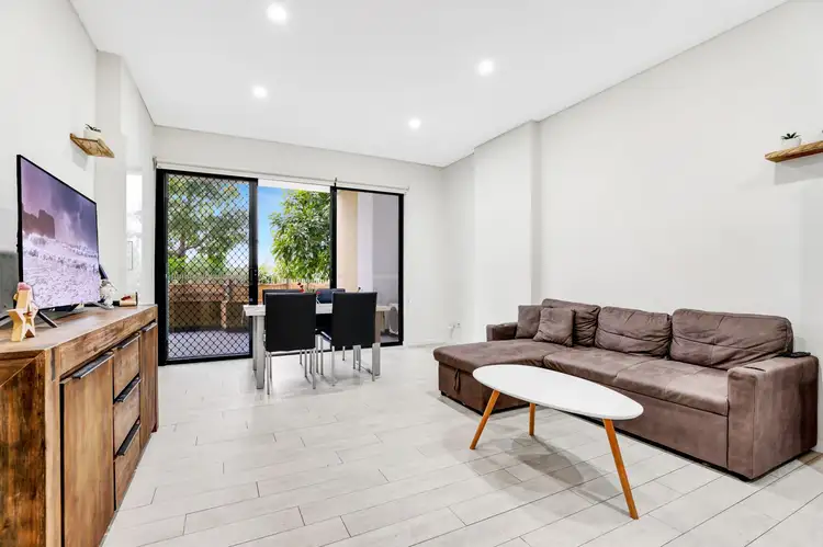 6/5 Cullen Avenue, Jordan Springs NSW 2747