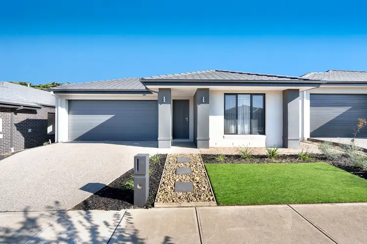 10 Voyager Parade, Clyde North VIC 3978