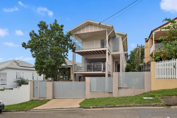 30 Charteris Street
