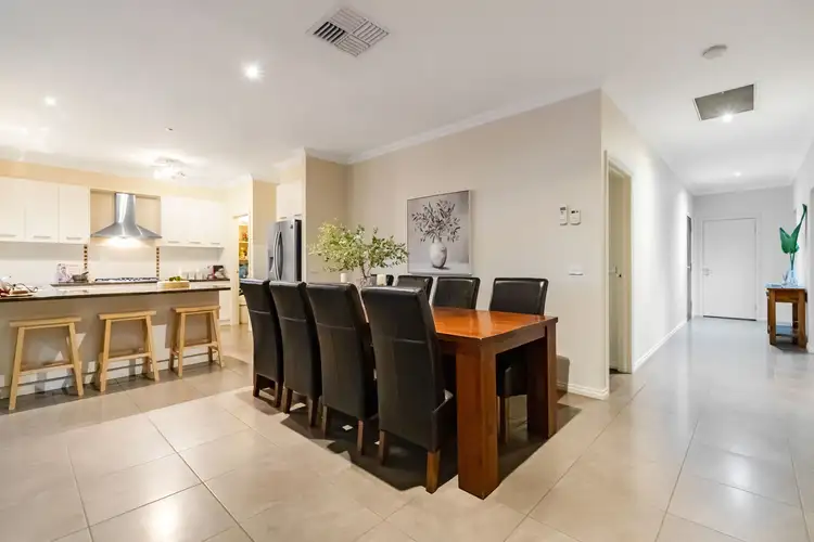 Fifth view of Homely house listing, 2 Desert Lily Court, Mildura VIC 3500