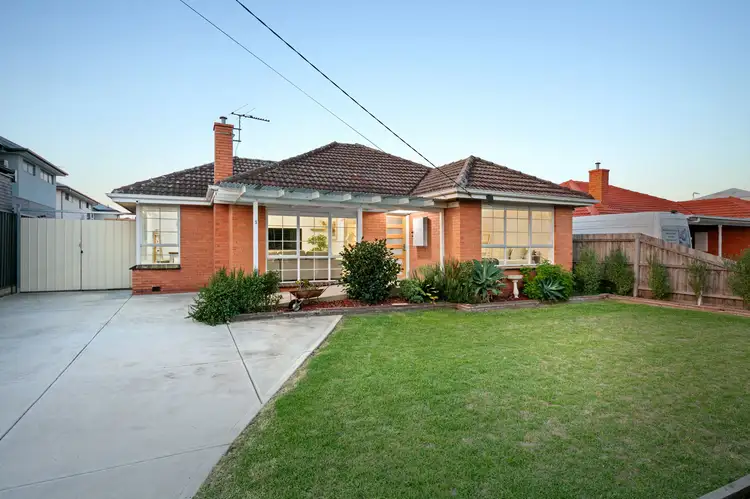 3 Neal Court