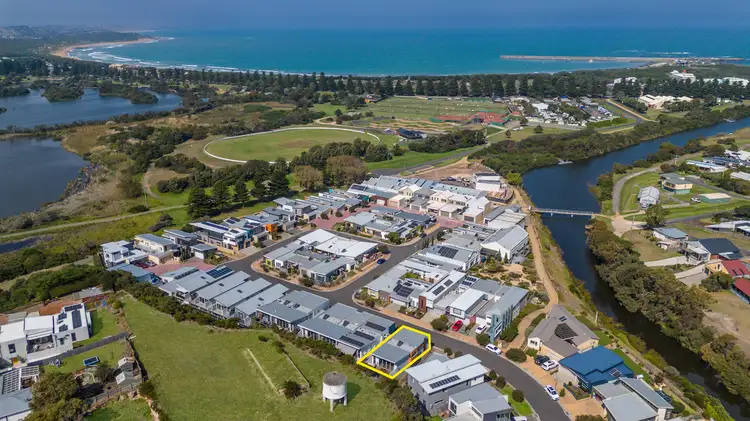 Second view of Homely house listing, 6 Roxburgh Court, Warrnambool VIC 3280