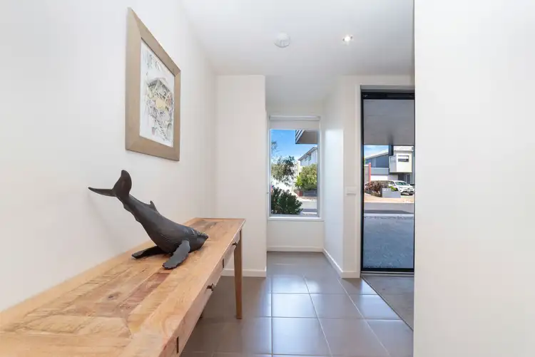 Third view of Homely house listing, 6 Roxburgh Court, Warrnambool VIC 3280
