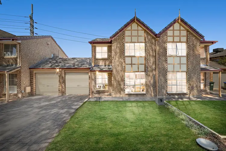 9 Yorktown Crescent