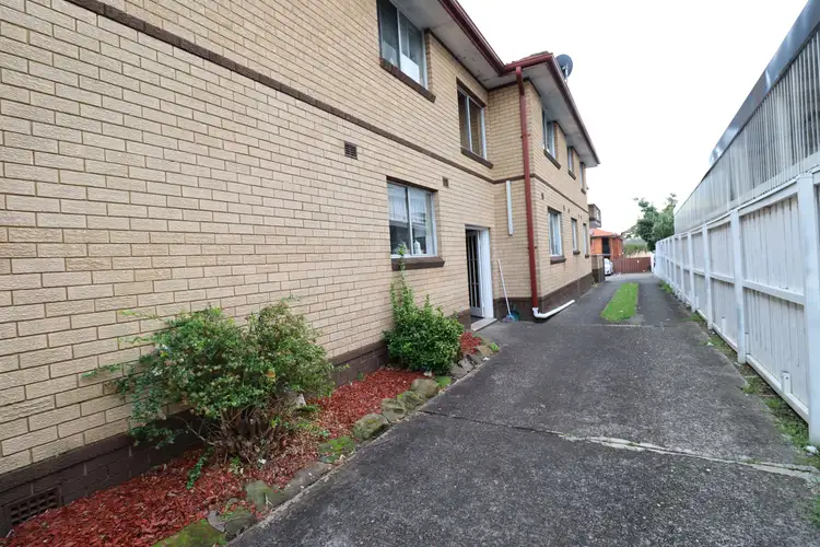 69 Colin Street