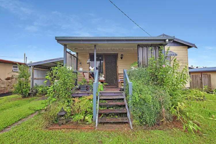 6 Leslie Street, Sarina QLD 4737