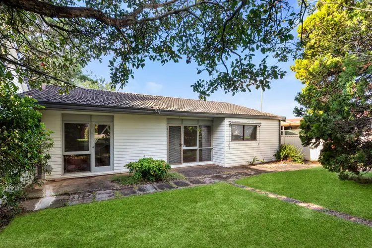 15 Campbellfield Avenue, Bradbury NSW 2560