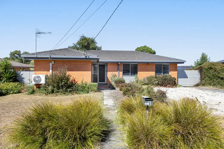 5 Frances Crescent, Ballarat East VIC 3350